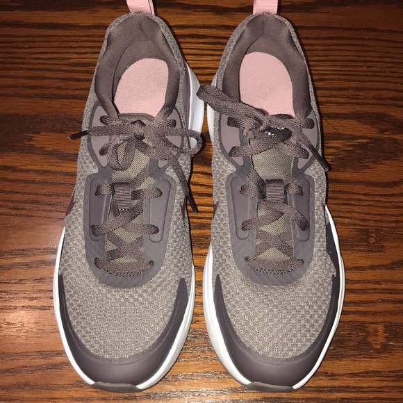 Nike Wear All Day Sneakers Size 7Y - Picture 2 of 16